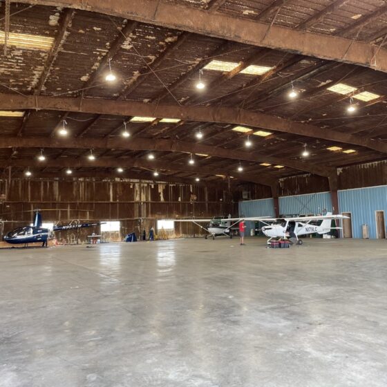 100 / 120 / 150 / 200 Watt Adjustable LED UFO High Bay: aircraft hangar installation
