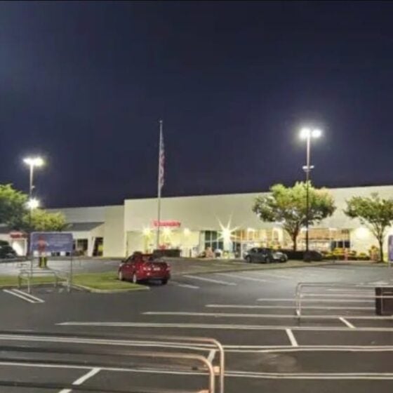 300 Watt LED Shoebox Area Light: outdoor installation in parking area