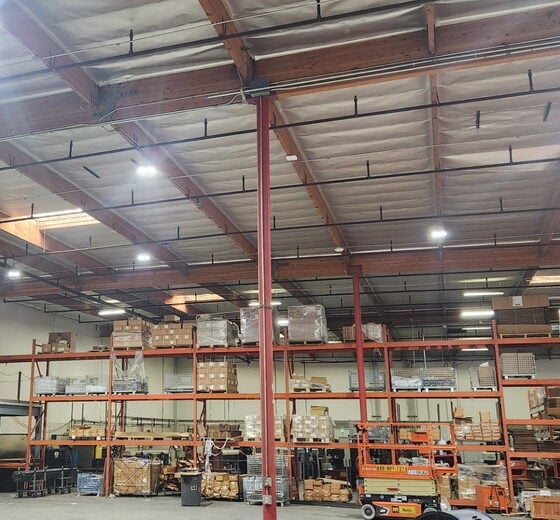 120 / 160 / 200 Watt Adjustable LED UFO Light: installation in a warehouse
