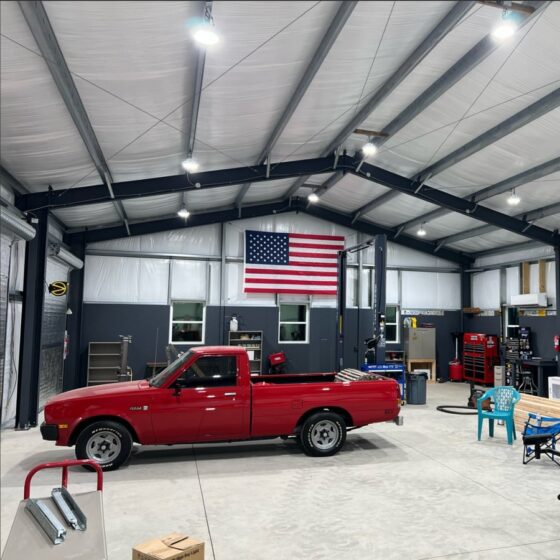 100 / 120 / 150 / 200 Watt Adjustable UFO LED High Bay: workshop installation