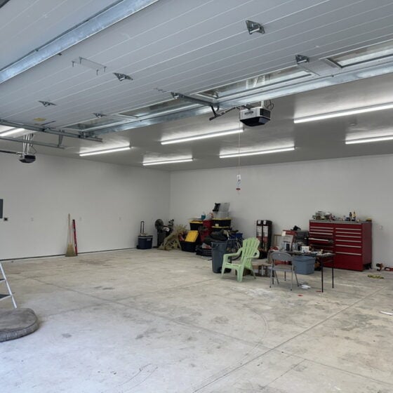 60 / 70 / 80 Watt Adjustable 8 Foot LED Shop Strip Light: installation in workshop