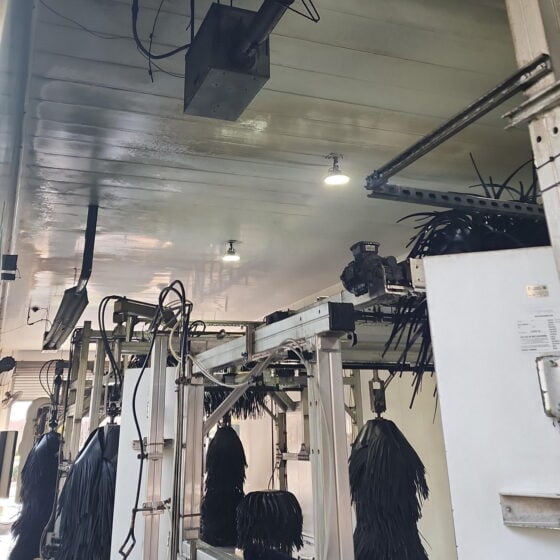 100 / 150 / 200 Watt Adjustable UFO LED High Bay: car wash installation view