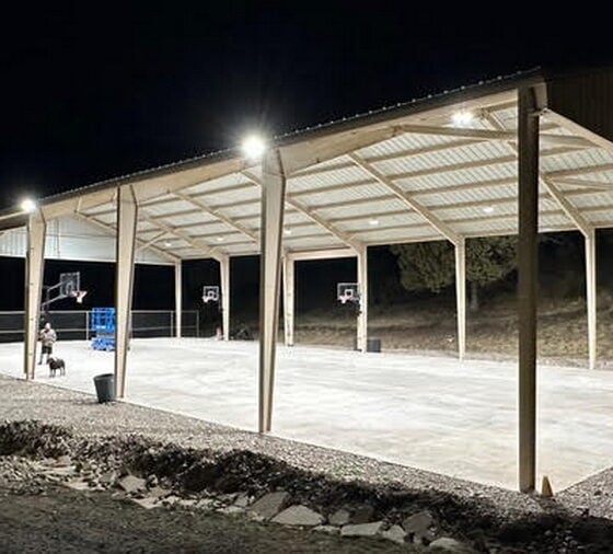 150 / 200 / 240 Watt Adjustable LED UFO High Bay: indoor installation view