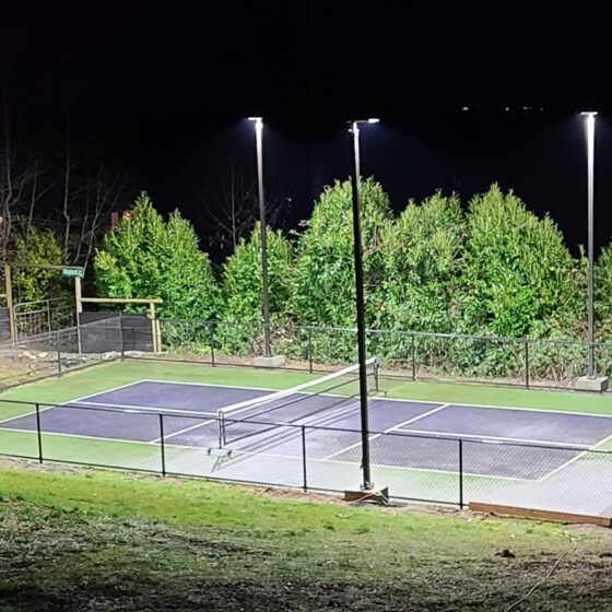 180 / 240 / 300 Watt Adjustable LED Shoebox Area Light: installation on outdoor court