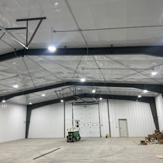 100 / 120 / 150 / 200 Watt Adjustable LED UFO High Bay: workshop lighting installation