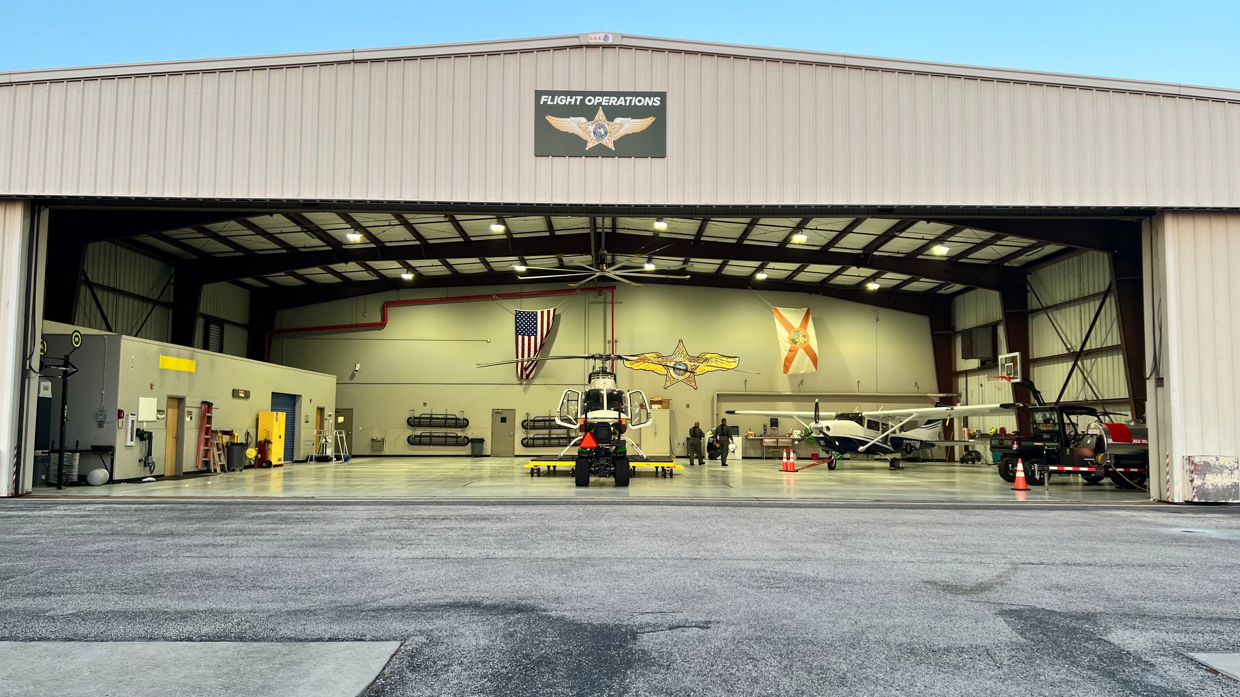 After Video Aircraft Hangar Orange County Sheriffs Office Mllg Led Hbho 240 5 120 And Mllg Led T8ho 4 18w 5000 F